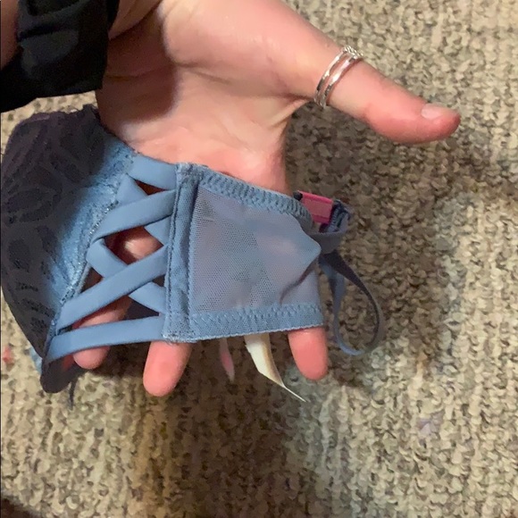 Pink bra - Picture 2 of 5